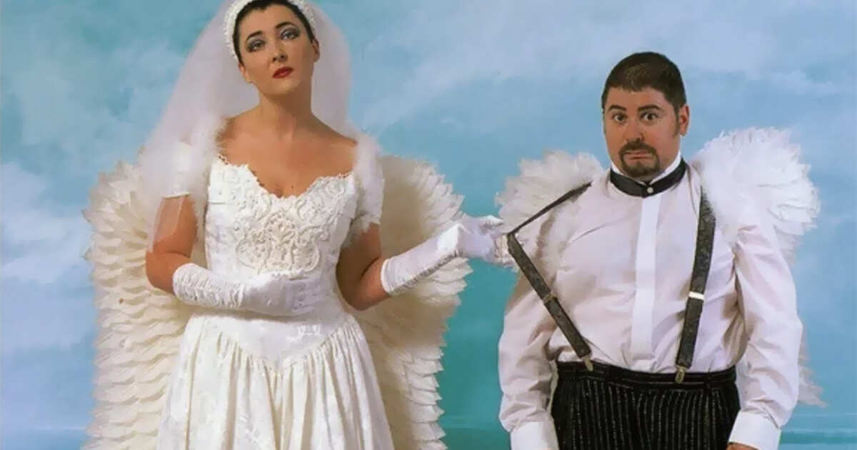 Развеял слухи о разводе. Сильно похудевший Цекало прилетел из США в Россию с четвёртой женой