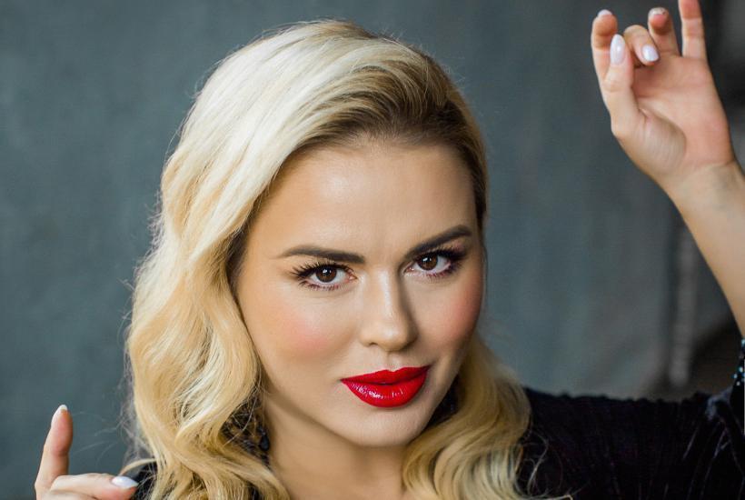 Анна Семенович не торопится под венец: раскрыты детали затяжного развода жениха