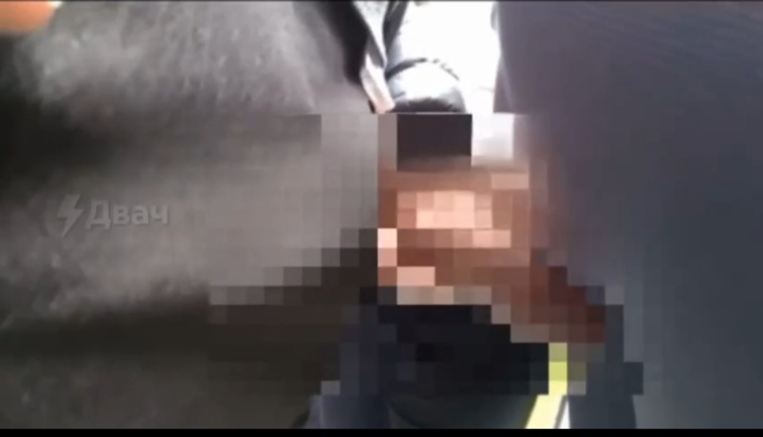 Уау қыздар Анжеликаның порно фотоларын көреді