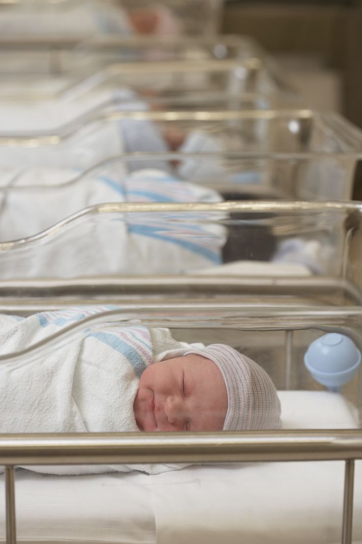 Под маской бесплодия: во Владивостоке врачи продали 13 новорожденных за границу и обогатились на десятки миллионов