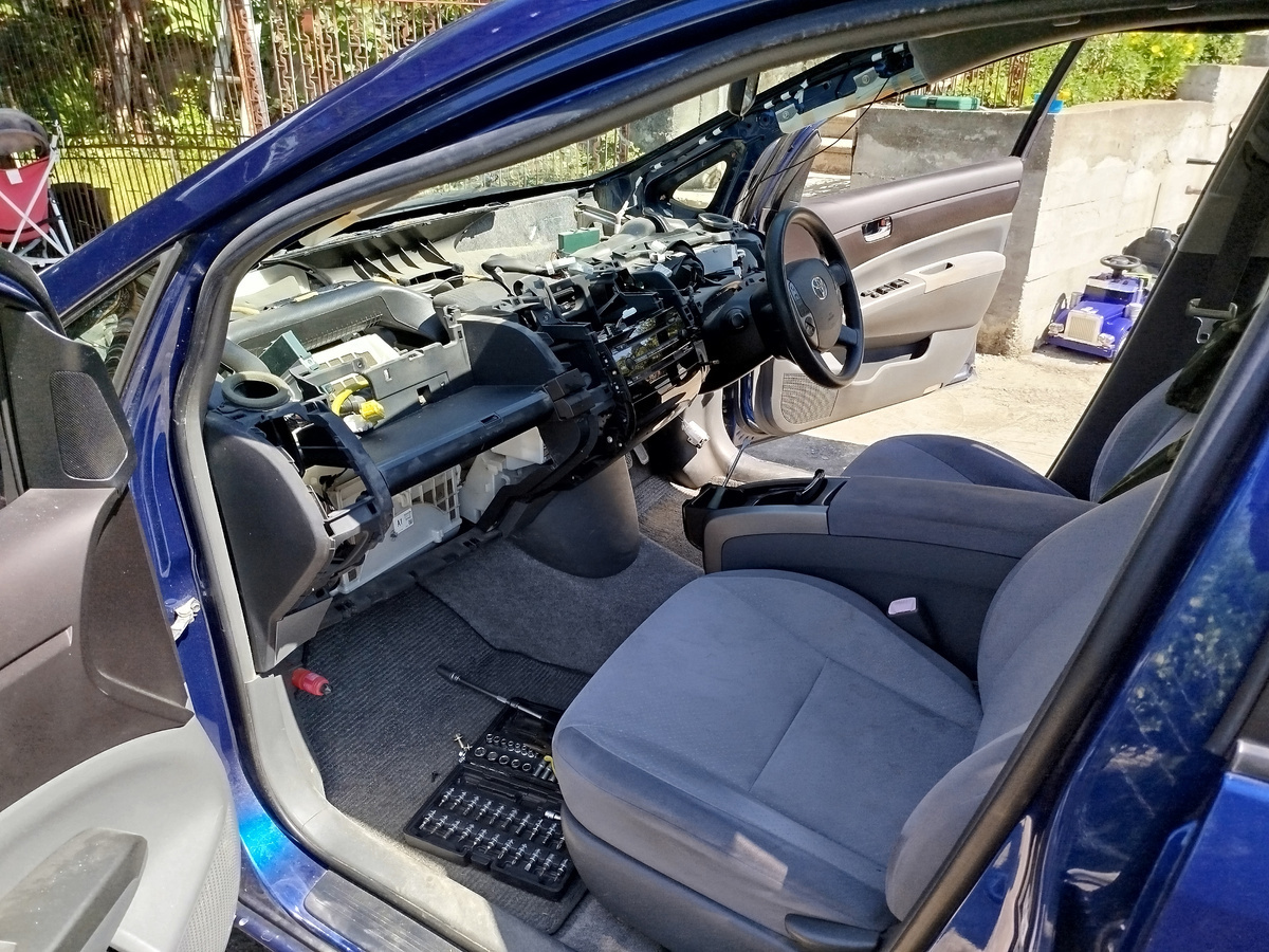 Приус панель приборов(табло) не загорается