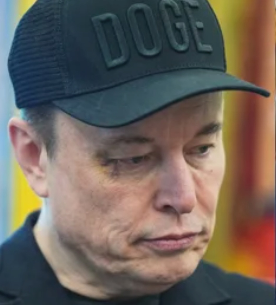 Откуда у Илона Маска синяк под глазом