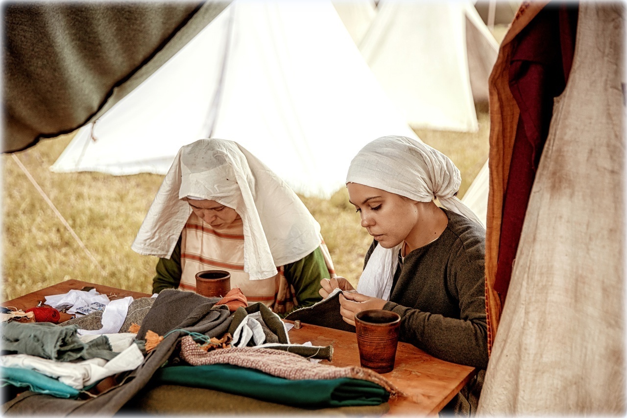 «Опять двадцать пять» / «Времена и Эпохи»