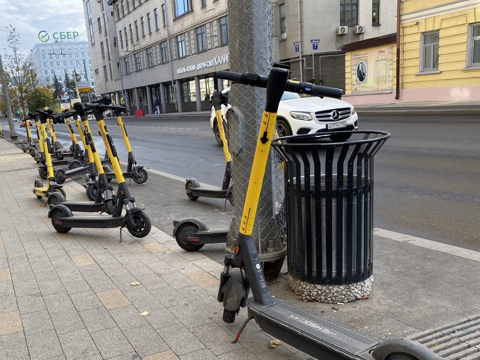 Москва ужесточает контроль за детьми на самокатах: 30 000 аккаунтов заблокировано