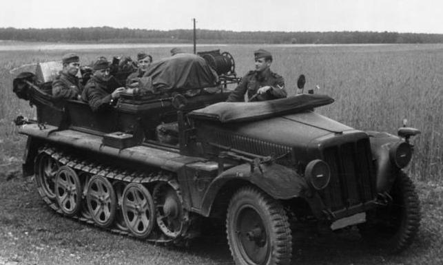 Sd.Kfz. 10: Универсальный полугусеничный тягач.