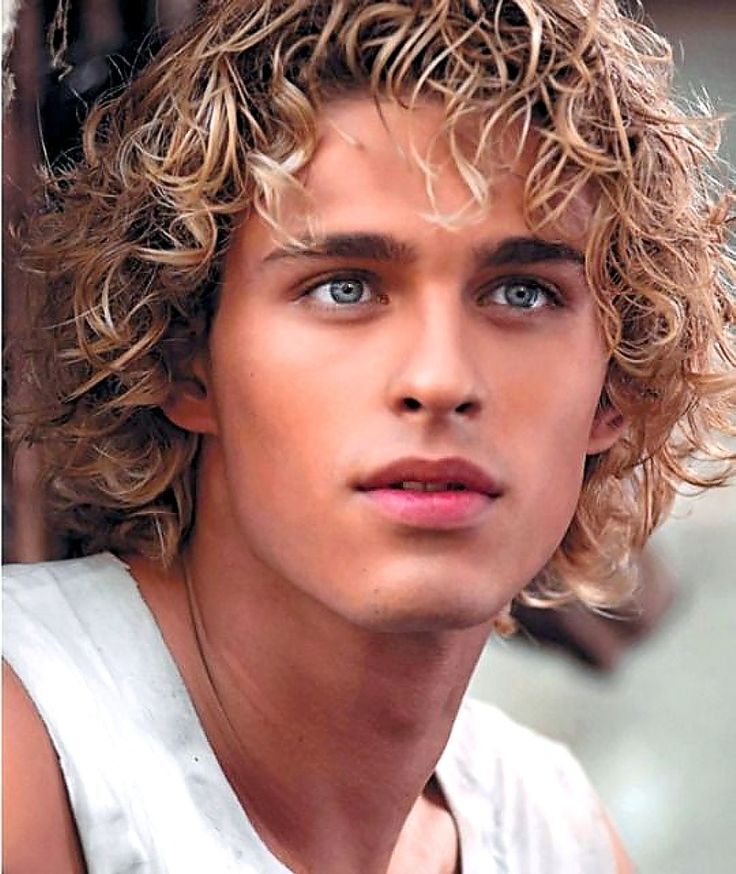 Проклятие «Обитаемого острова»: почему звезда фильма Василий Степанов сейчас живет на пособие