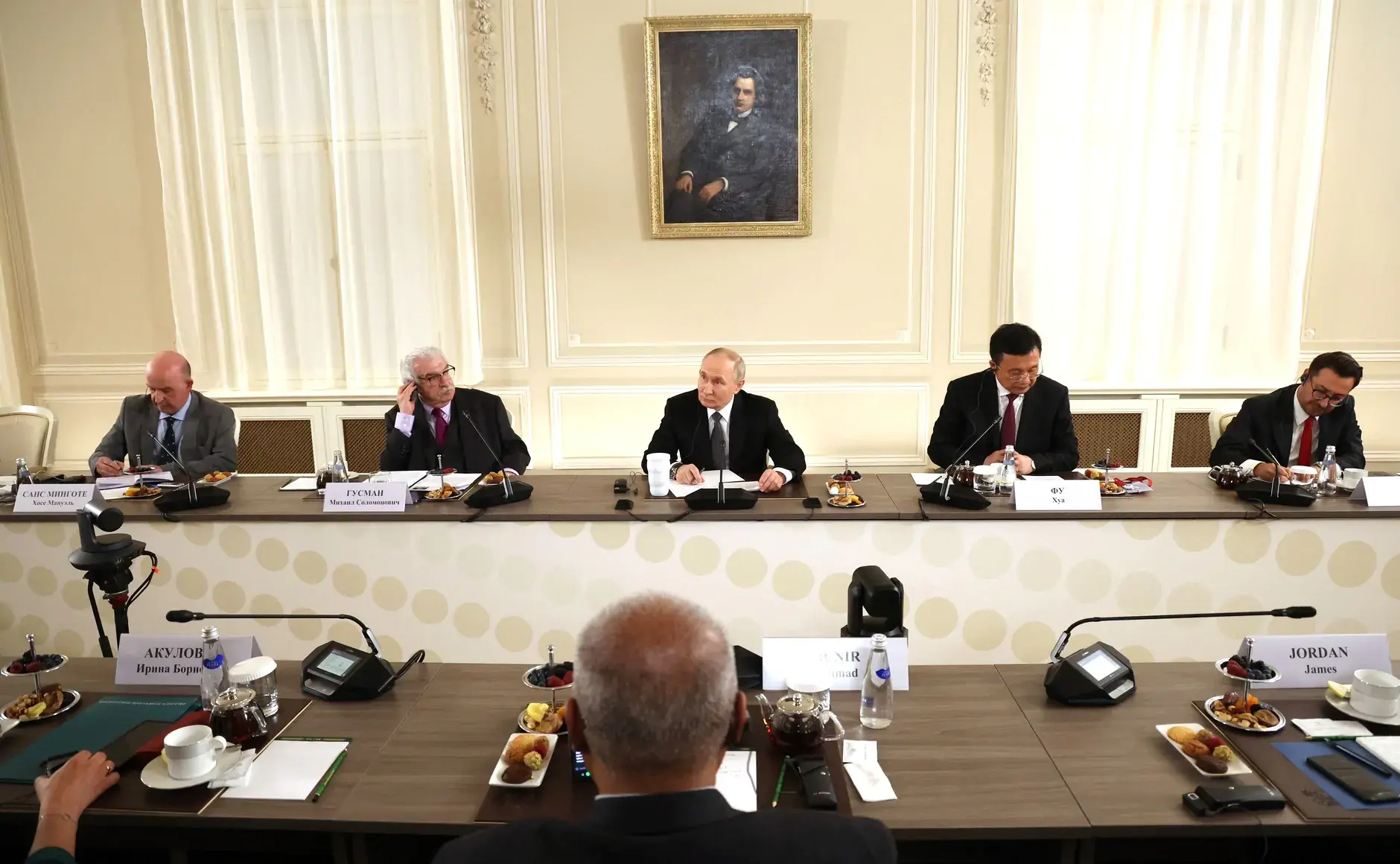 Не дал Владимир Путин посмеяться