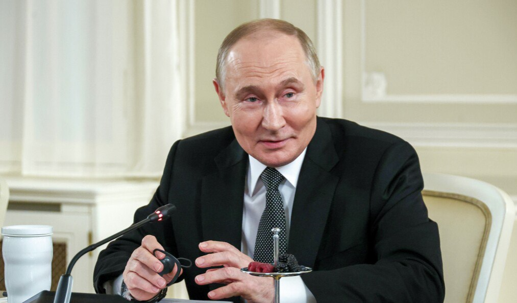 Путин на ПМЭФ-2025 заявил о готовности встретиться с Зеленским