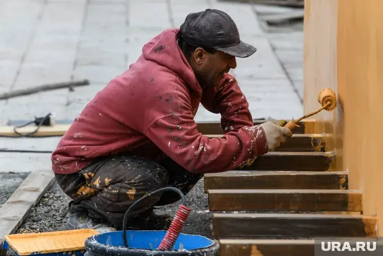 Почти половина приезжающих мигрантов не хотят жить по российским законам