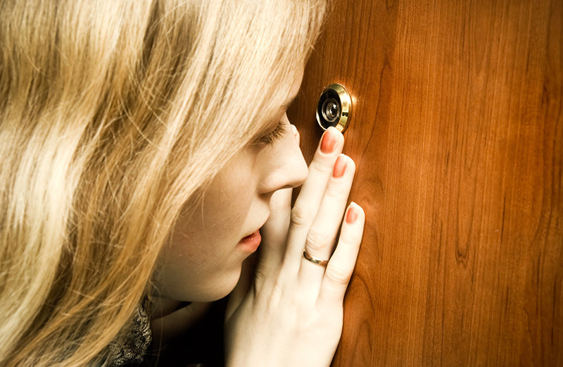 Представители УК ходят по квартирам с проверками. А имеют ли они на это право?