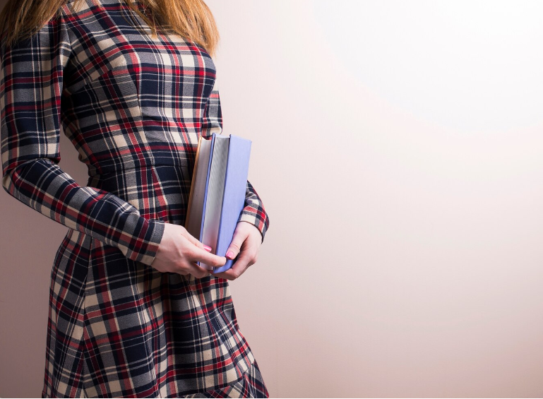 Зачем государство поощряет секс несовершеннолетних?