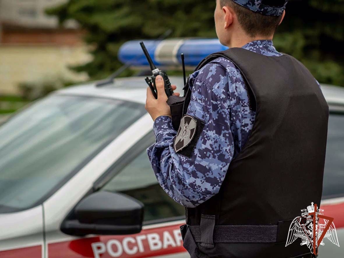 В Новосибирске экипаж вневедомственной охраны Росгвардии задержал по приметам подозреваемого в разбое