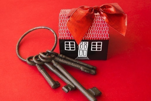 Задержана женщина, которая зарегистрировала 30 иностранных специалистов в квартире