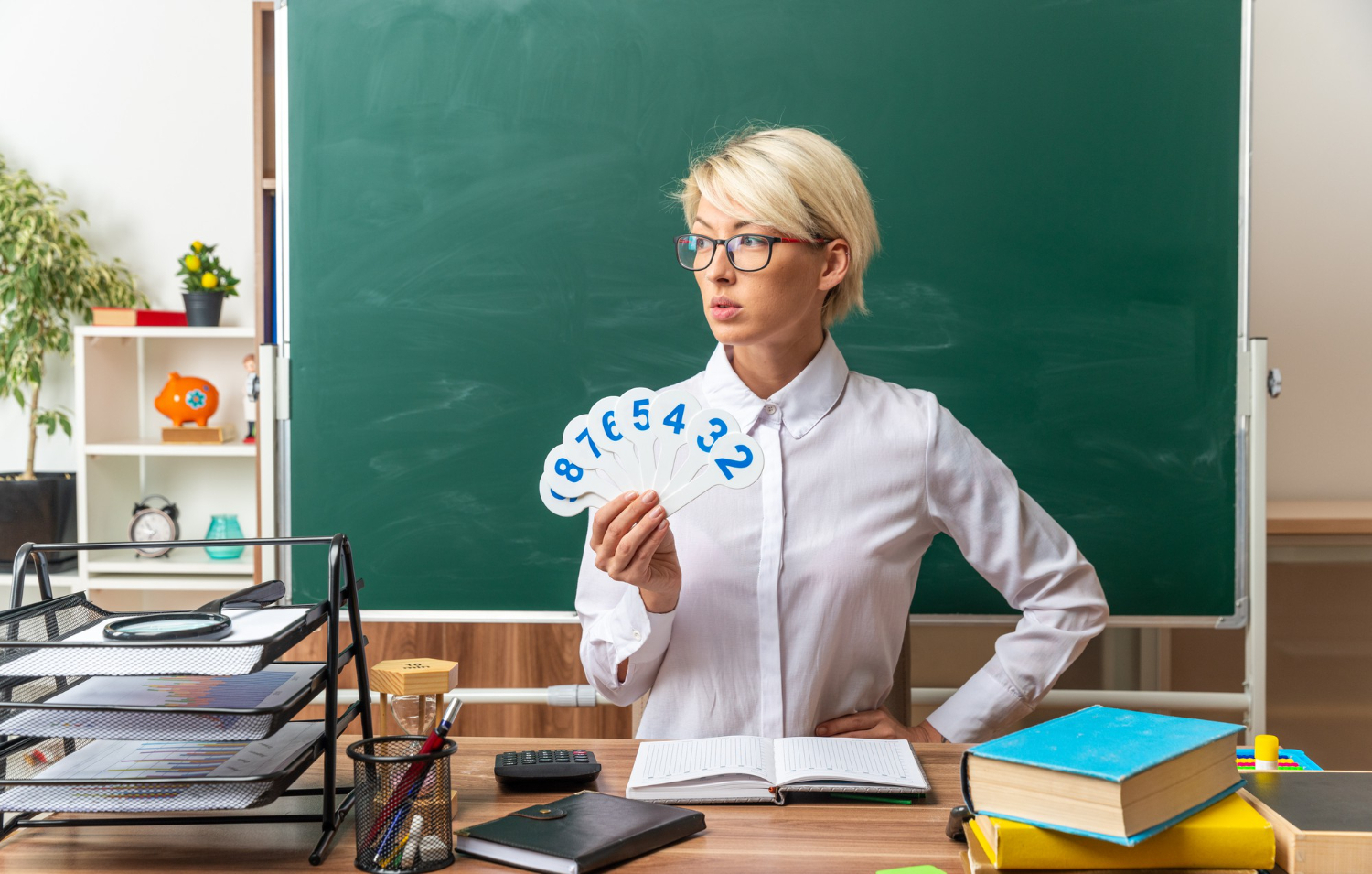 Предложили поддержку учителей в России. Выплаты по 1000000 рублей учителям