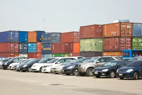 Ввезти авто из-за рубежа: Подводные камни растаможки и как их обойти. Лицензионный сбор, особенности уплаты.