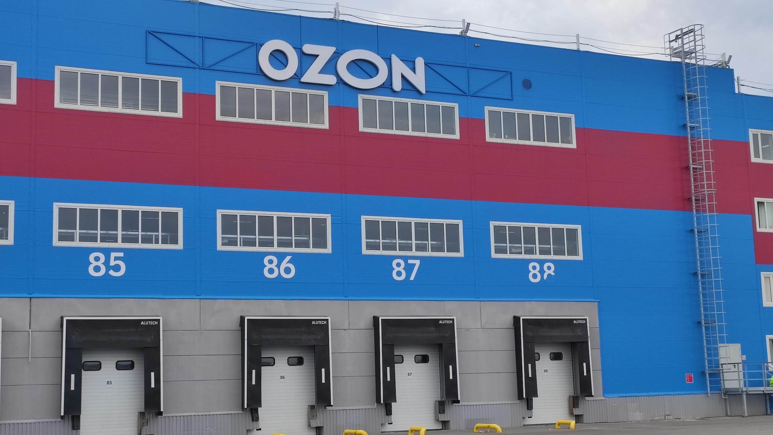 Они не хотят, чтобы вы это знали: вся правда о складе Ozon