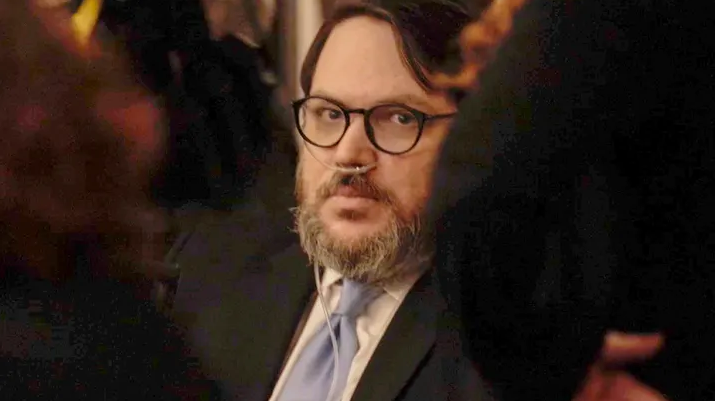 Американец обвинённый в изнасиловании сбежал за границу, инсценировав смерть.