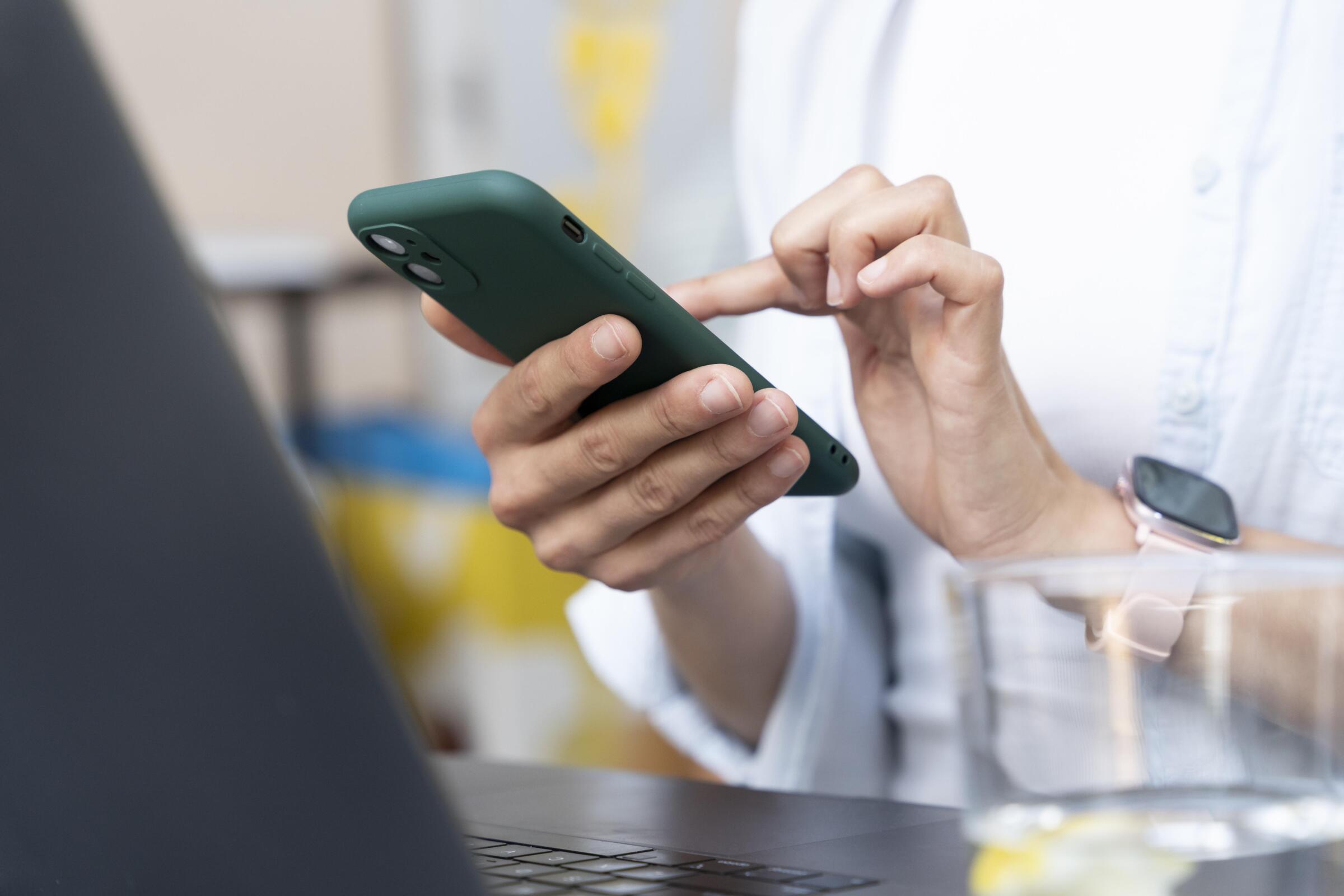 Сотовый оператор списывает деньги без вашего согласия. Что можно сделать?