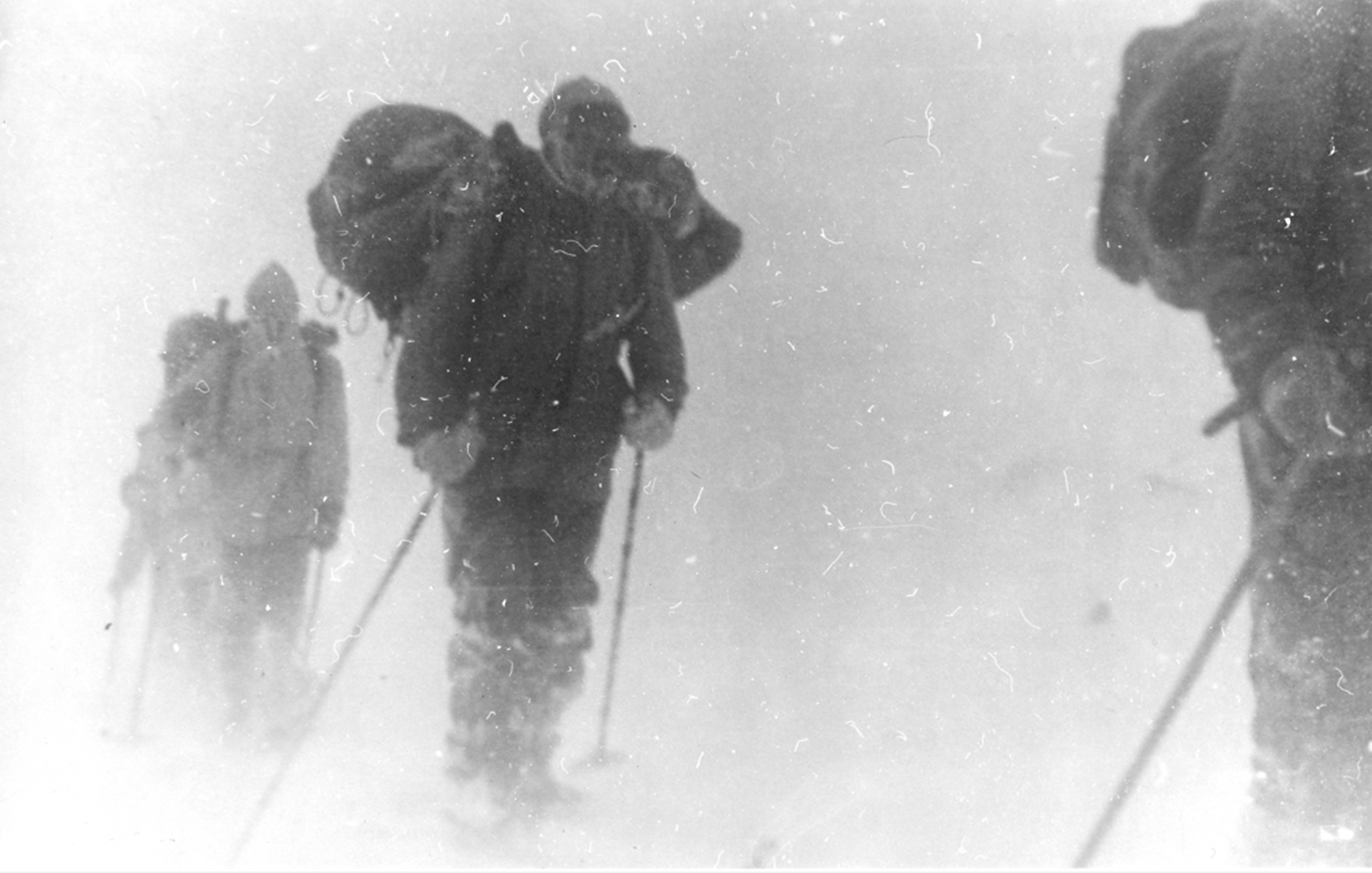 При помощи известного писателя Карлоса Кастанеды открываем тайну загадочной групповой смерти тур-отряда Дятлова и тайну его перевала!