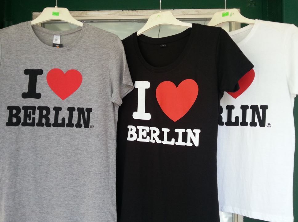 Как закон регулирует торговлю поддельными брендами