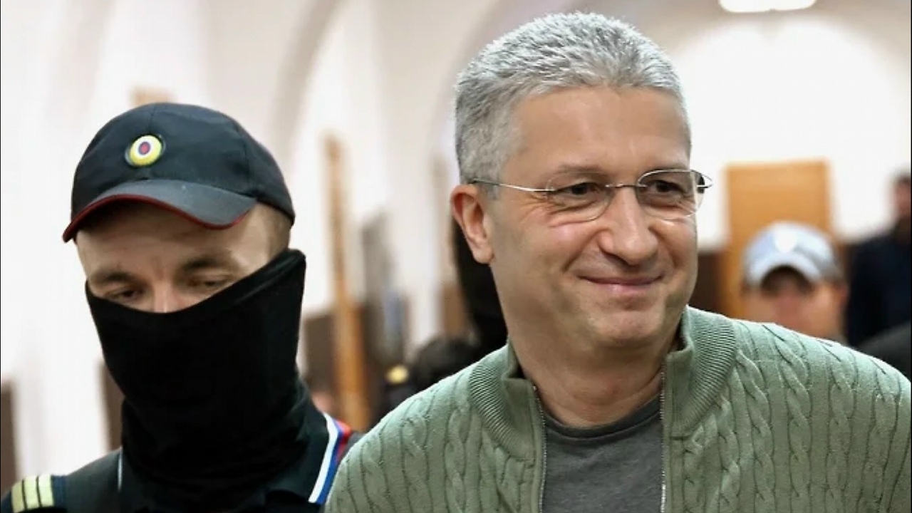 Бывший замминистра обороны РФ Тимур Иванов, осужденный за растрату и вывод свыше 3,9 млрд рублей из банка "Интеркоммерц"