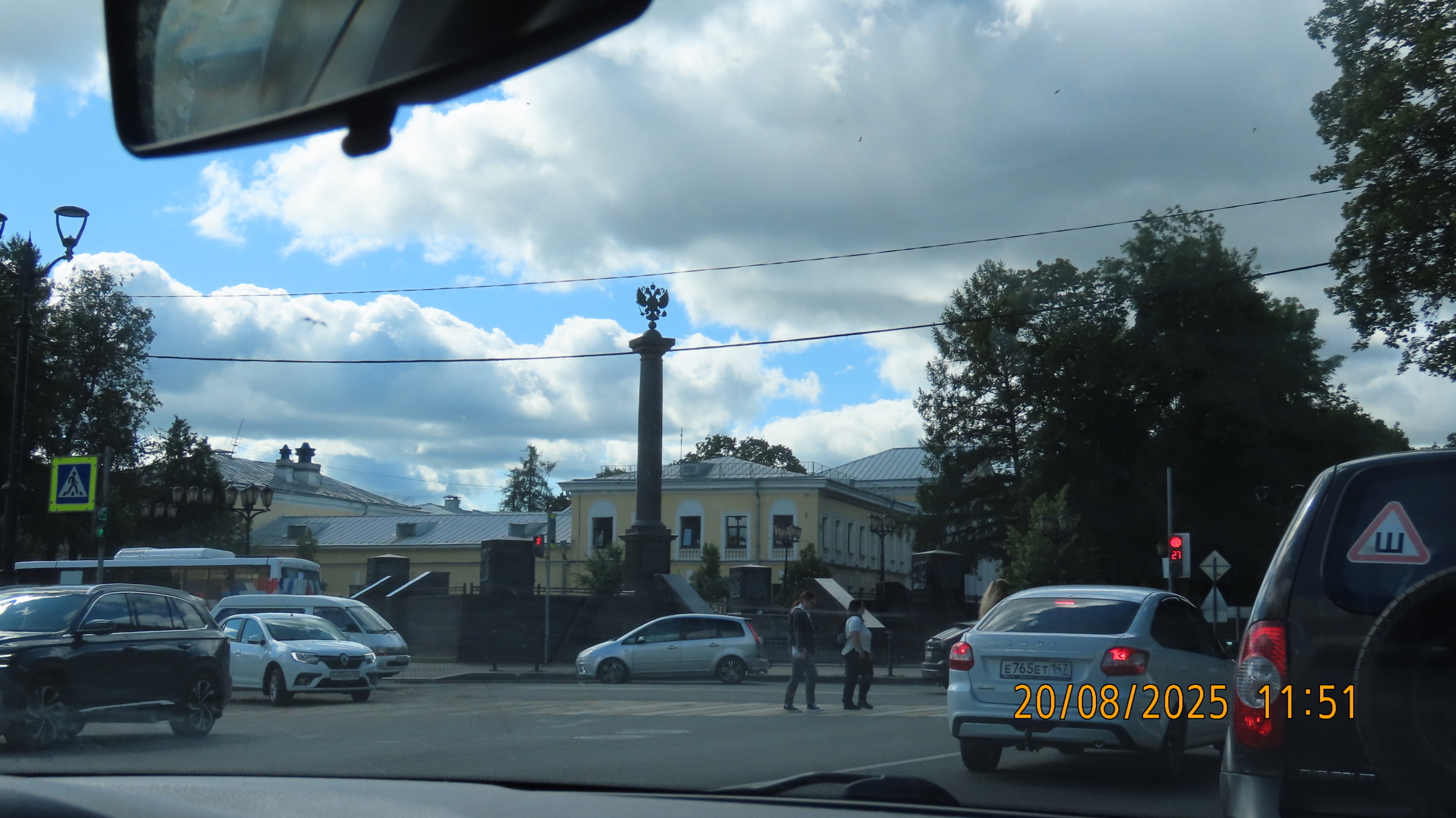 Каждый чтит своих героев.