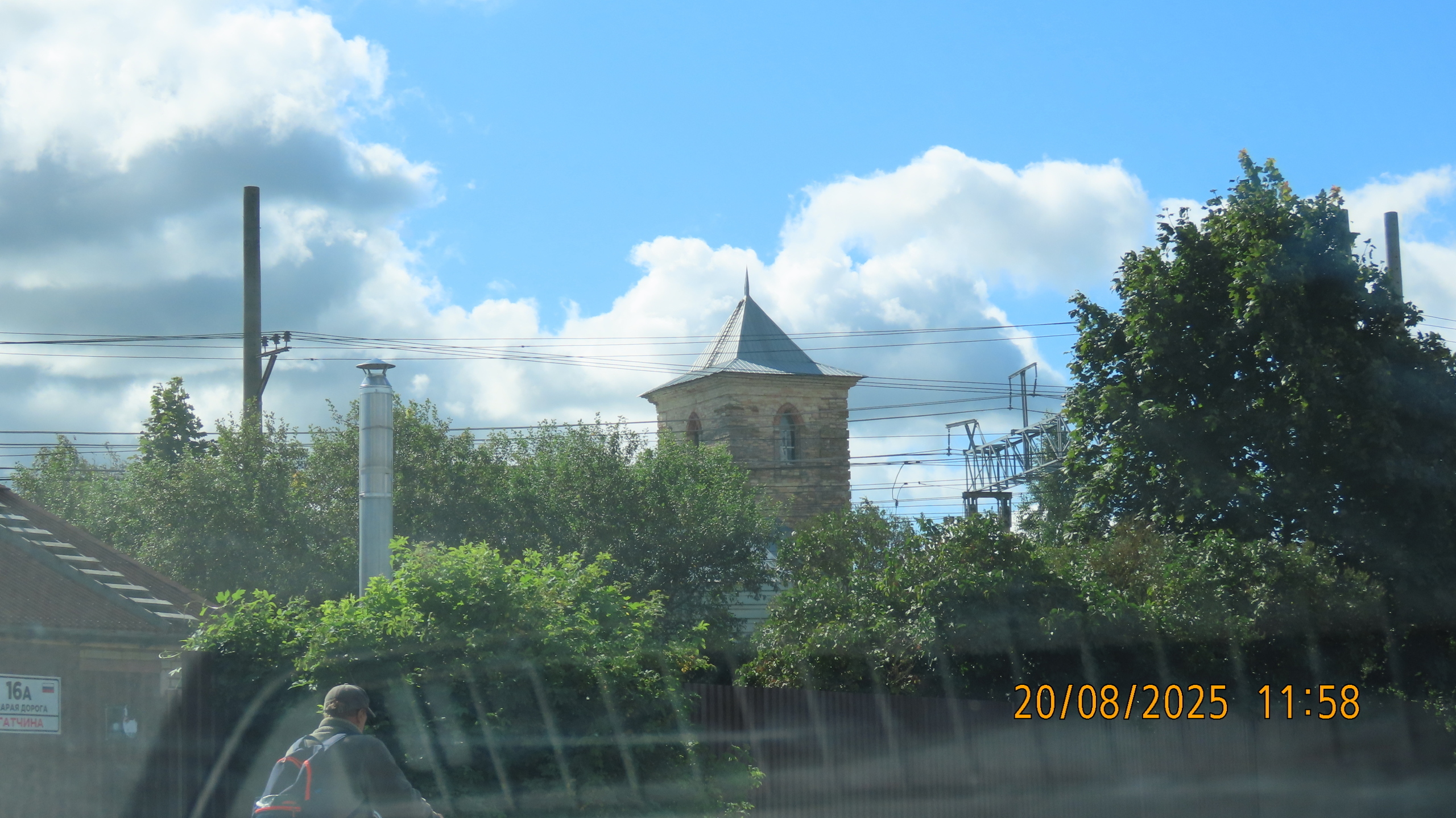 Каждый чтит своих героев.