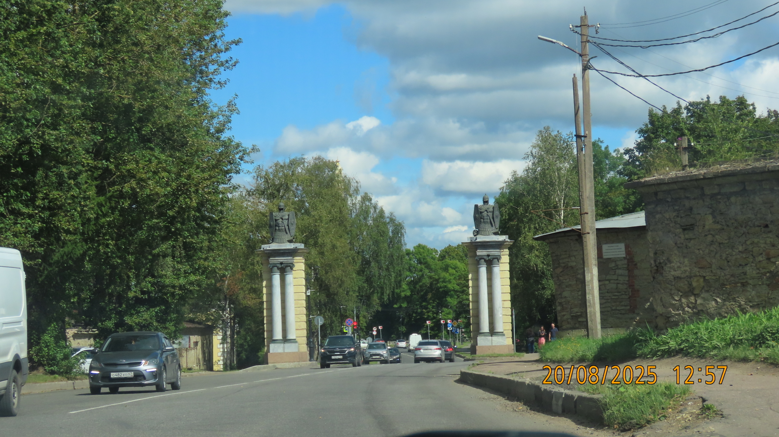 Каждый чтит своих героев.