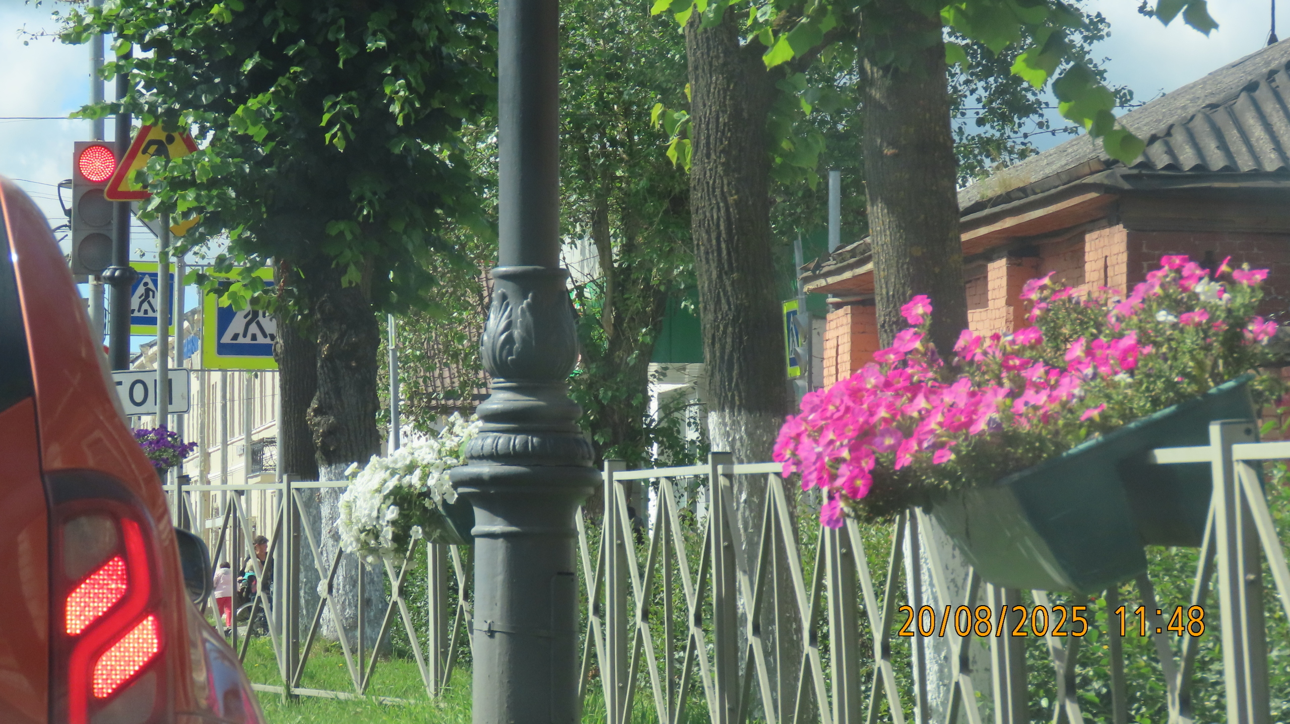 Каждый чтит своих героев.