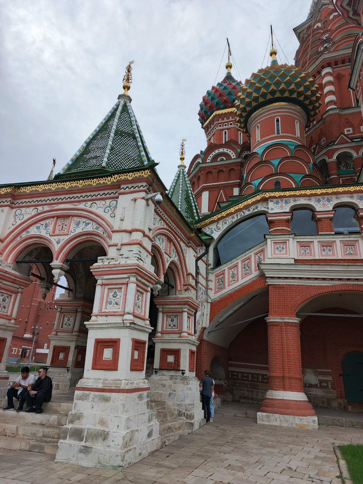 Съездить в Москву и не лопнуть от зависти: возможно ли?