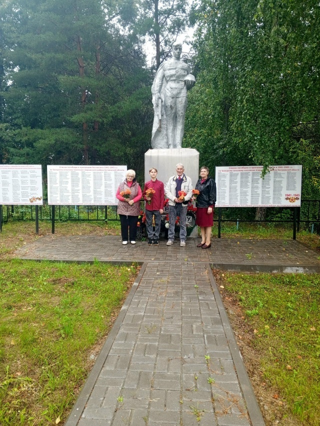 Пообщались с избирателями на улице