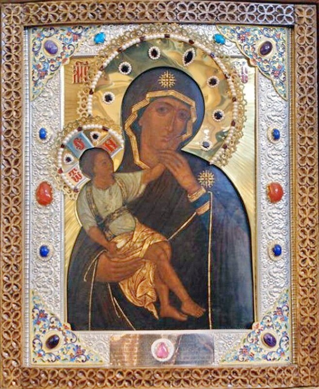 Икона Ватопедской Божией Матери «Отрада и Утешение» — древняя и почитаемая святыня.