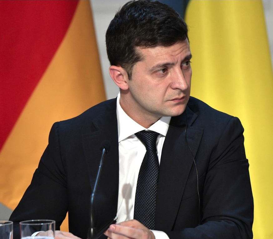 Тяжелые решения Зеленского: Что он имел ввиду на встрече с депутатами Украины