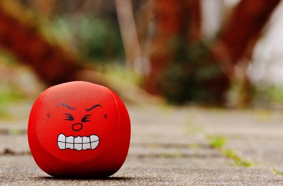 Почему простая фраза может вывести нас из себя