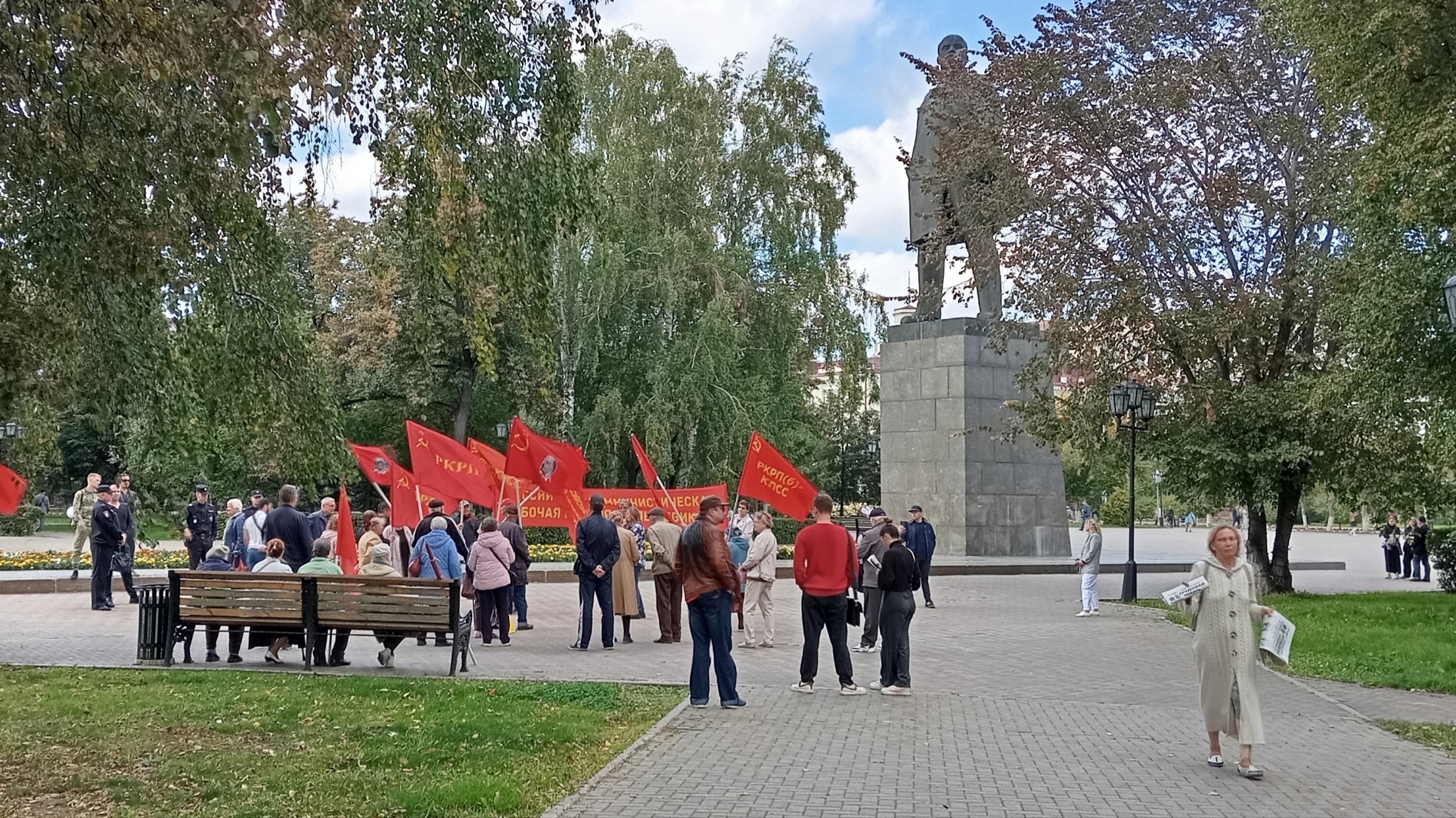 Безусловный базовый доход в России: Рай для лентяев на костях экономики, или Очередная сказка для бедных