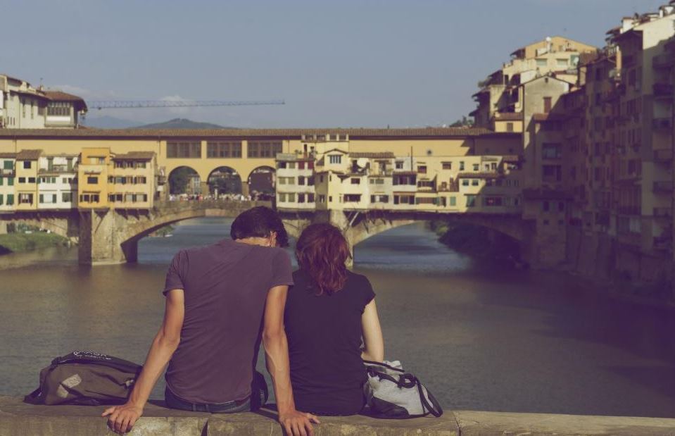 Почему одним важно держать дистанцию, а другие лезут в душу с порога