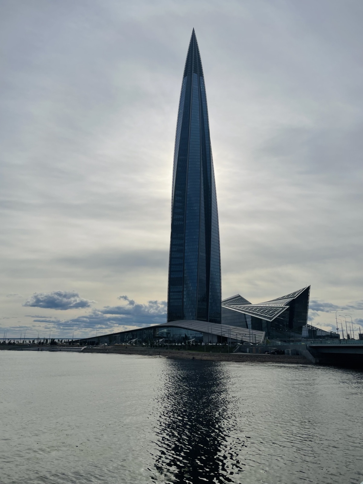 Долговая пирамида для своих:: Государство задолжало само себе десятки триллионов под чудовищные проценты.