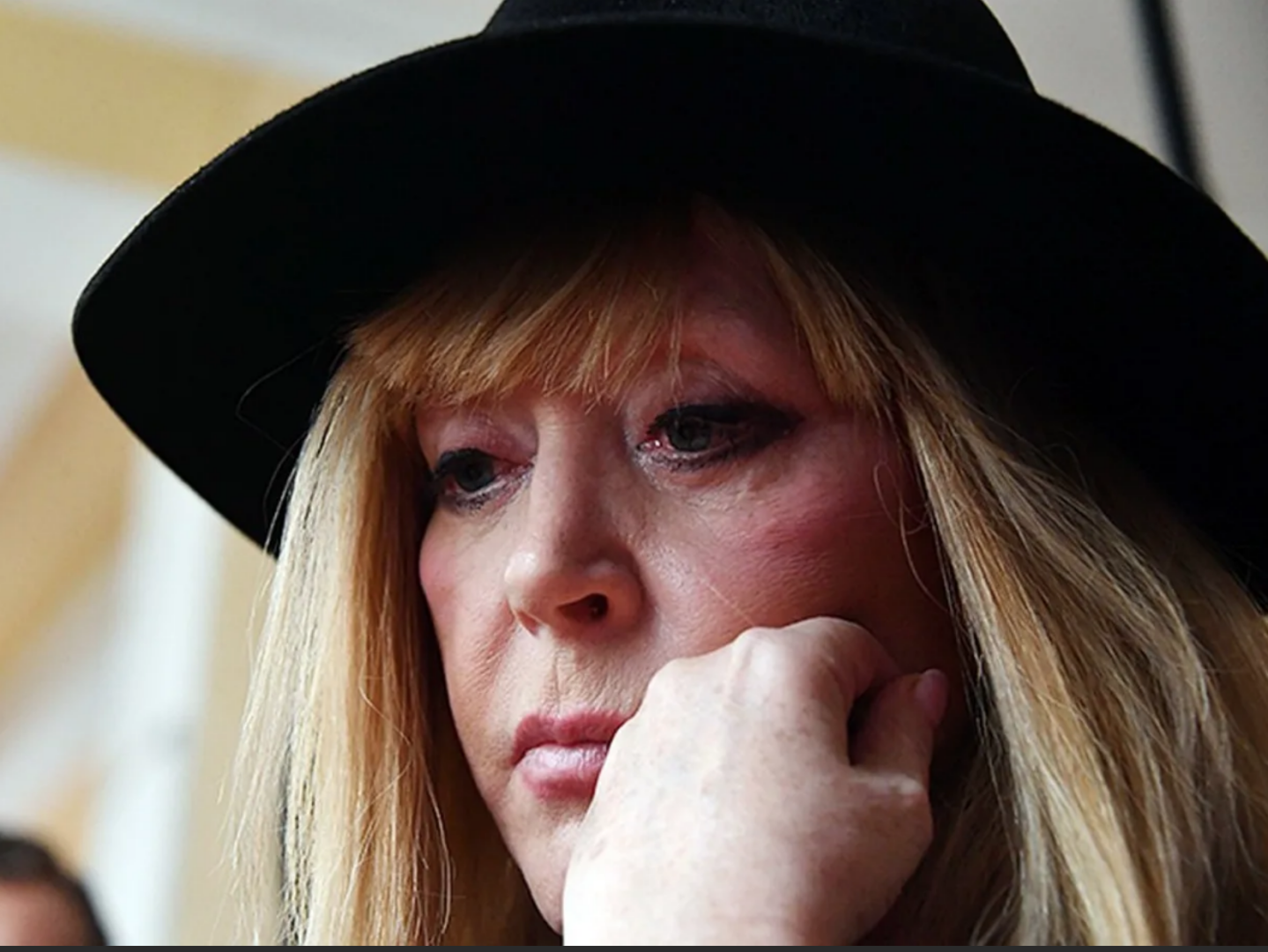 Правозащитник прокомментировал возможность отзыва пенсии у Аллы Пугачёвой в Российской Федерации.