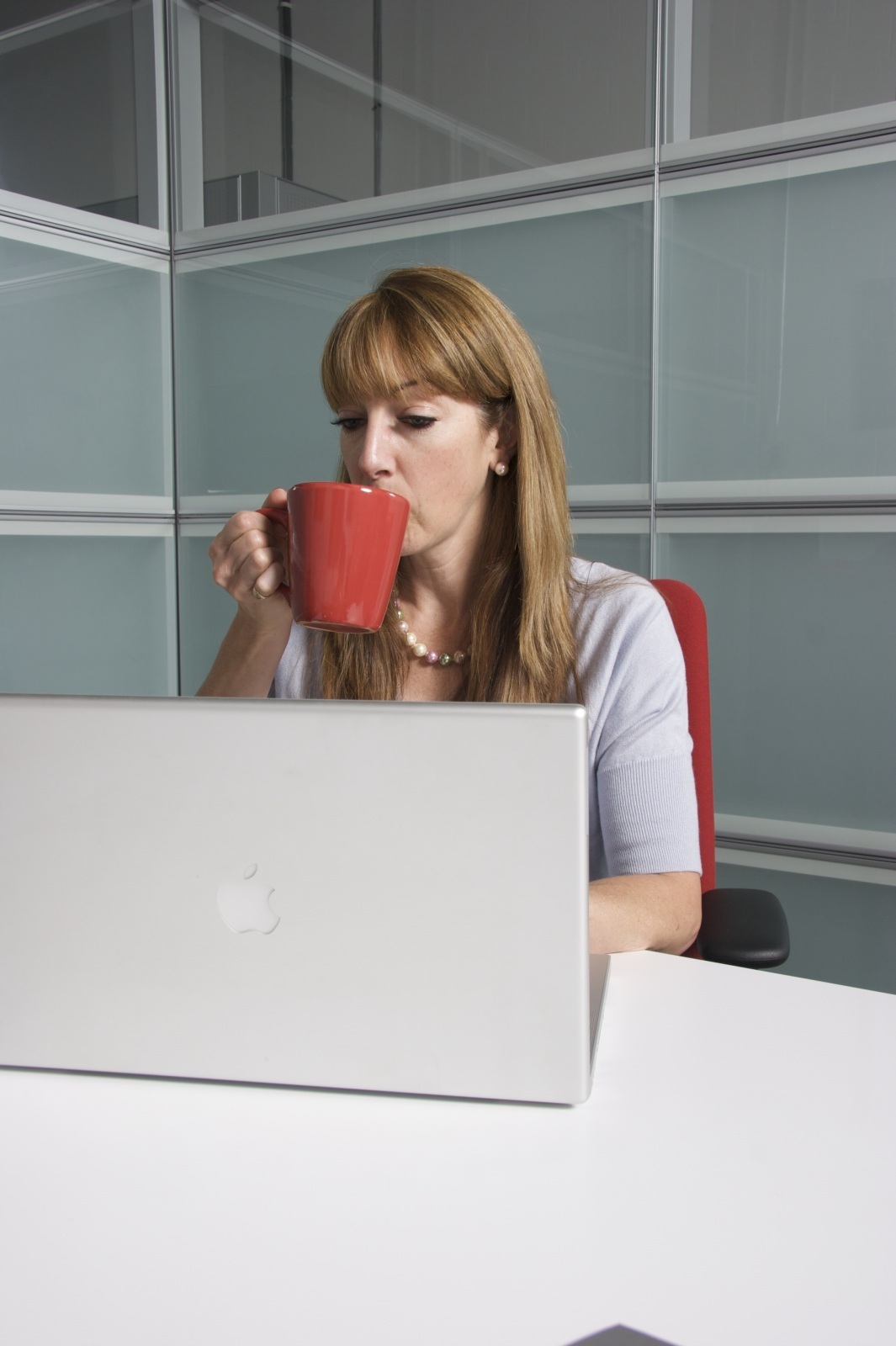 Почему некоторые выбирают молчание вместо ссоры