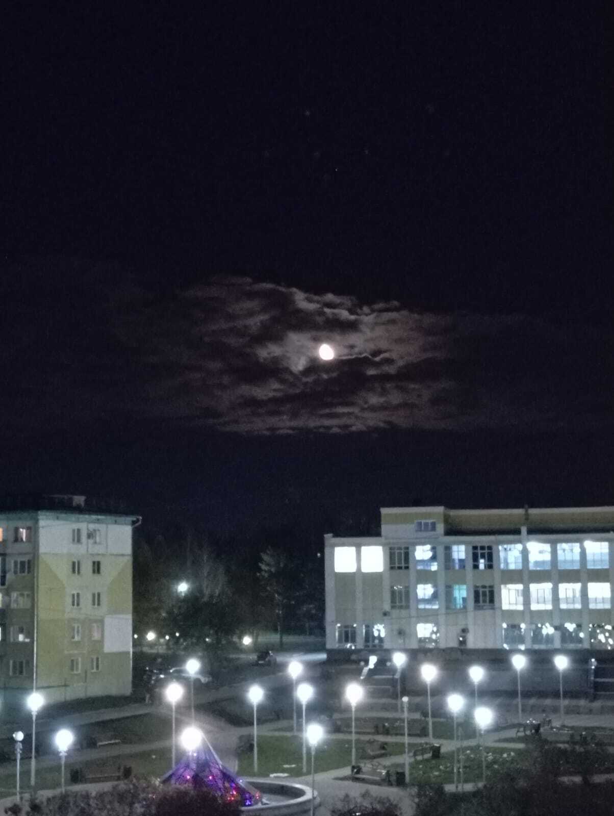 Полнолуние мешает заснуть!?..