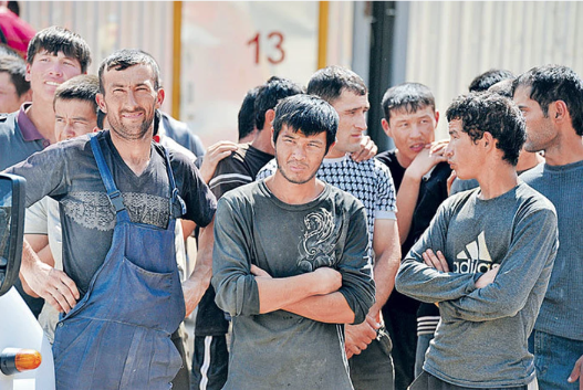 Про тех самых гастарбайтеров, про которых только ленивый нынче не говорит.