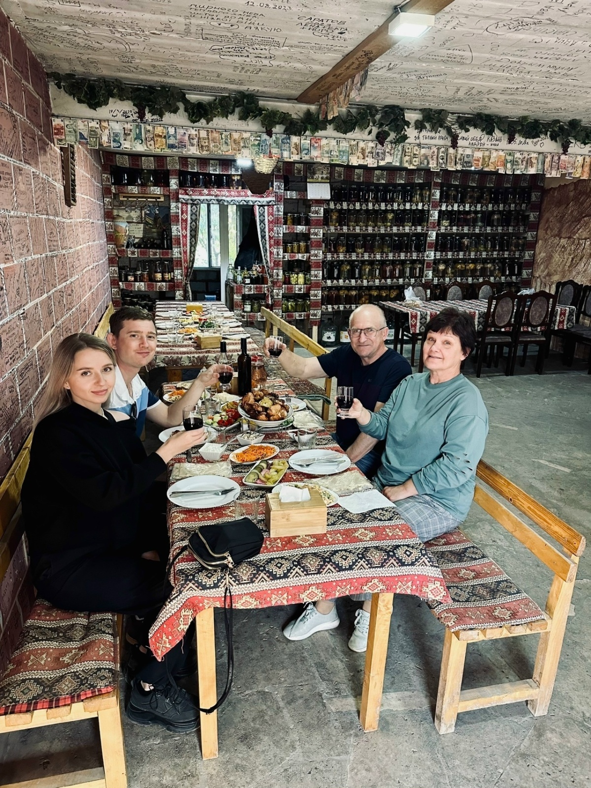 Цены рулят, или поставьте сами запятую: путешествовать нельзя дома