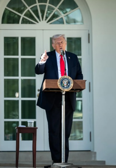 Трамп объявил о немедленном старте испытаний ядерного оружия