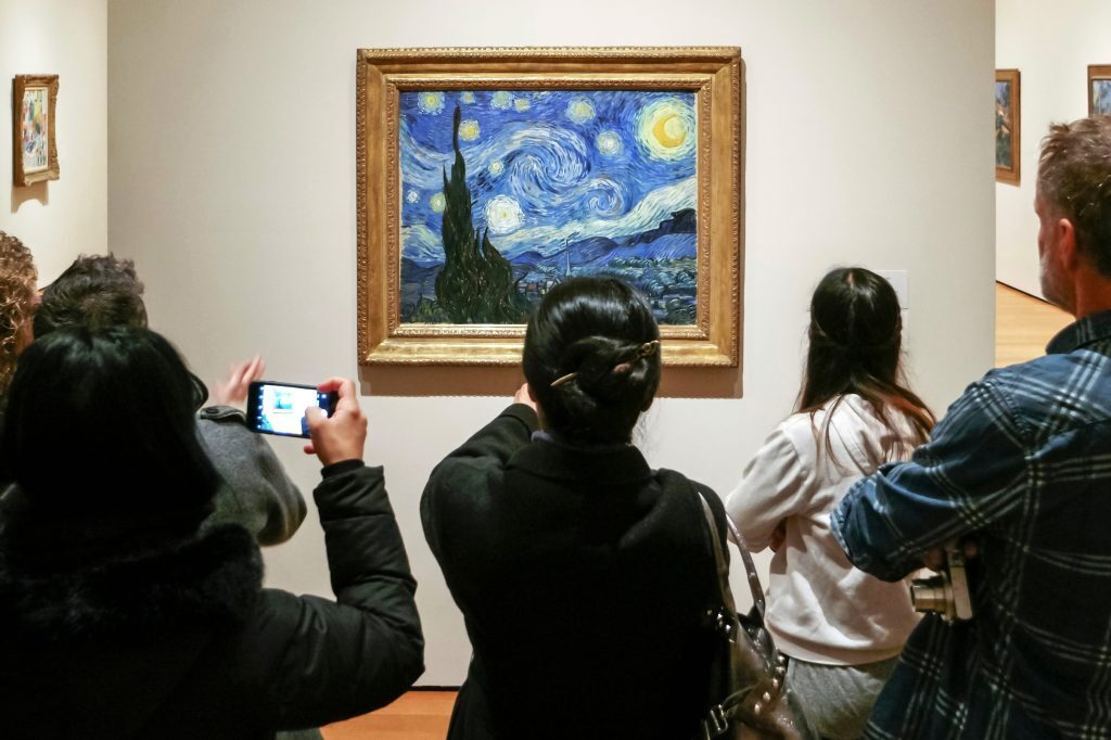 Почему одна картина может заставить нас плакать или смеяться