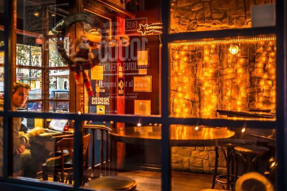 🏠 Почему мы скучаем по знакомым улицам и комнатам