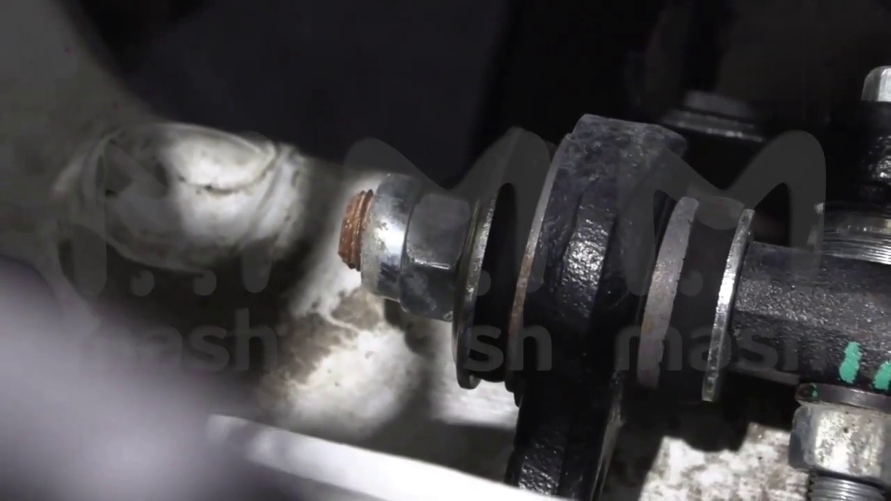 Новая Niva Sport прямо с завода оказалась... ржавой и с протекающим маслом