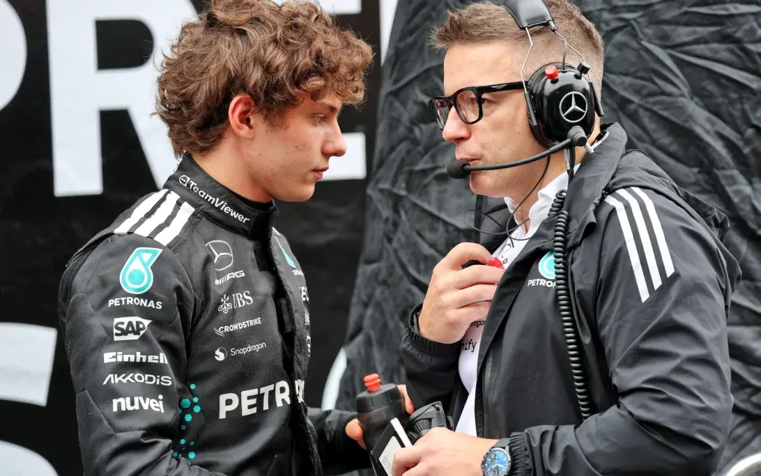 Кими Антонелли предупреждает: "W16 — это «другая машина", этот фактор может снизить ожидания Mercedes