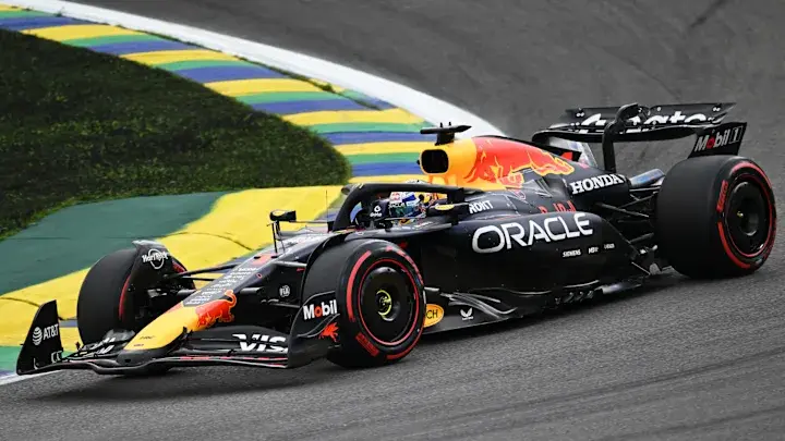 Сеть AT&T за кулисами Red Bull глазами Макса Ферстаппена
