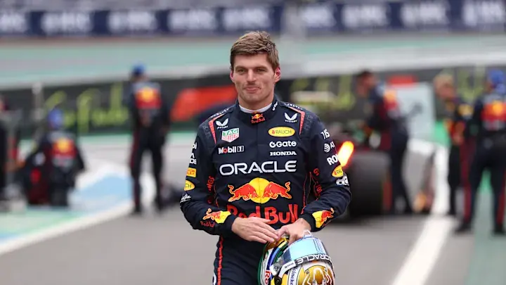 Сеть AT&T за кулисами Red Bull глазами Макса Ферстаппена