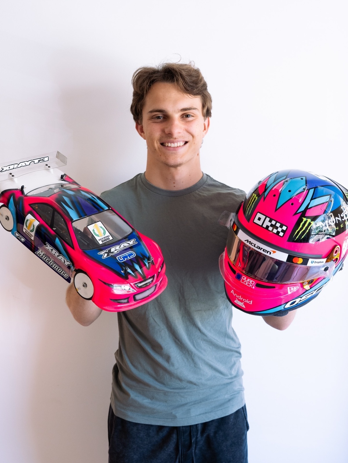 Специальные шлемы, представленные гонщиками Формулы-1 для Гран-при Лас-Вегаса